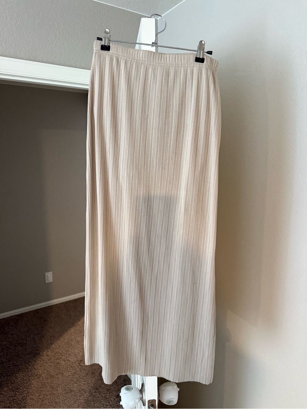 Mod Ref Cream Pleated Maxi Skirt